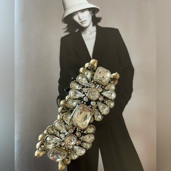 Banana Republic Jewelry - Banana Republic Expandable bangle